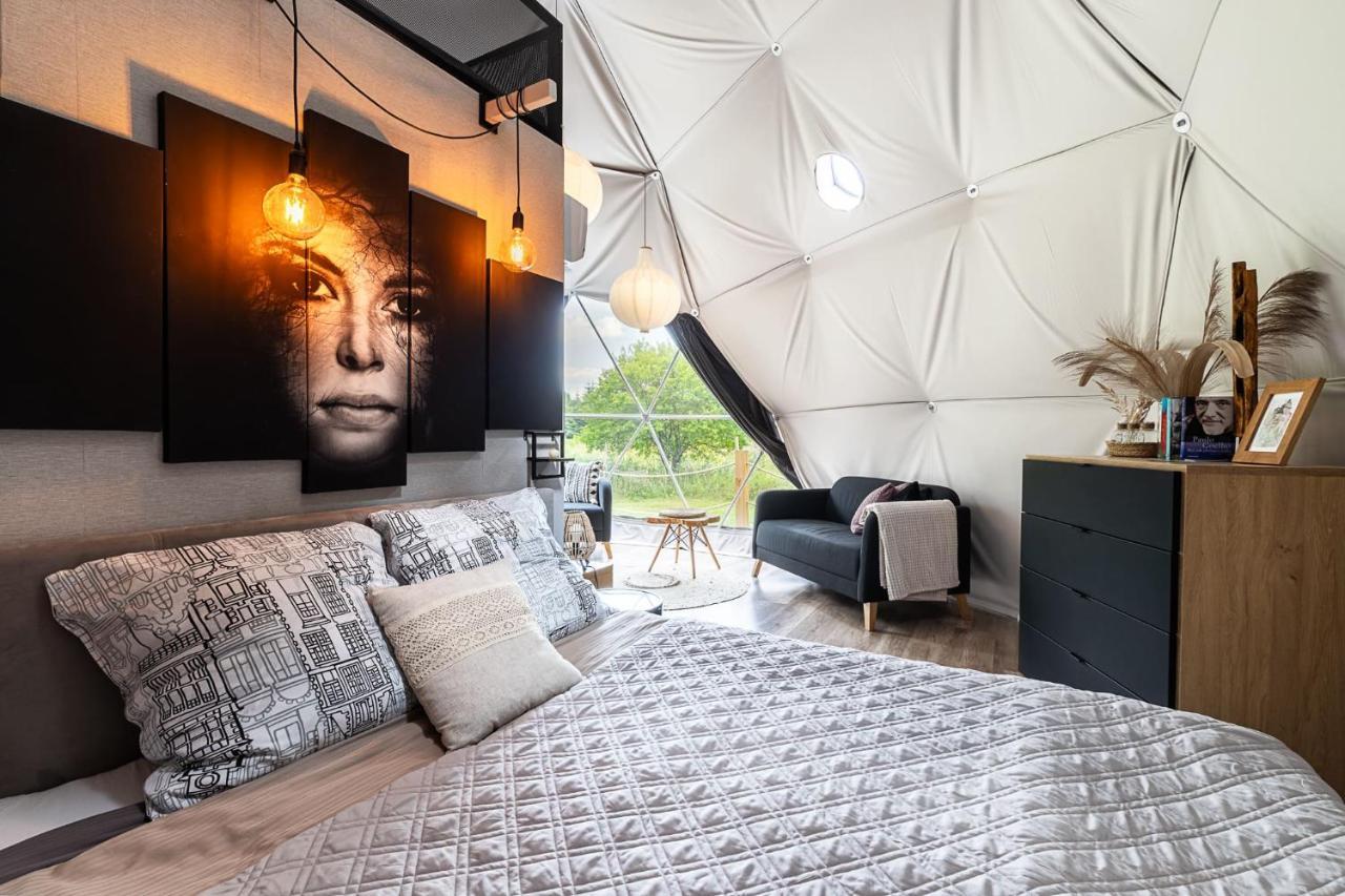 Glampingsantoczno Villa Luaran gambar